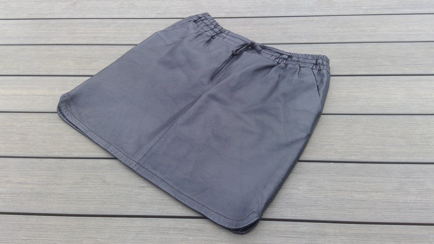 Röcke: Jupe en cuir Soft Grey La Redoute, taille 38 – Gebraucht aus Agiez von chouchanelle