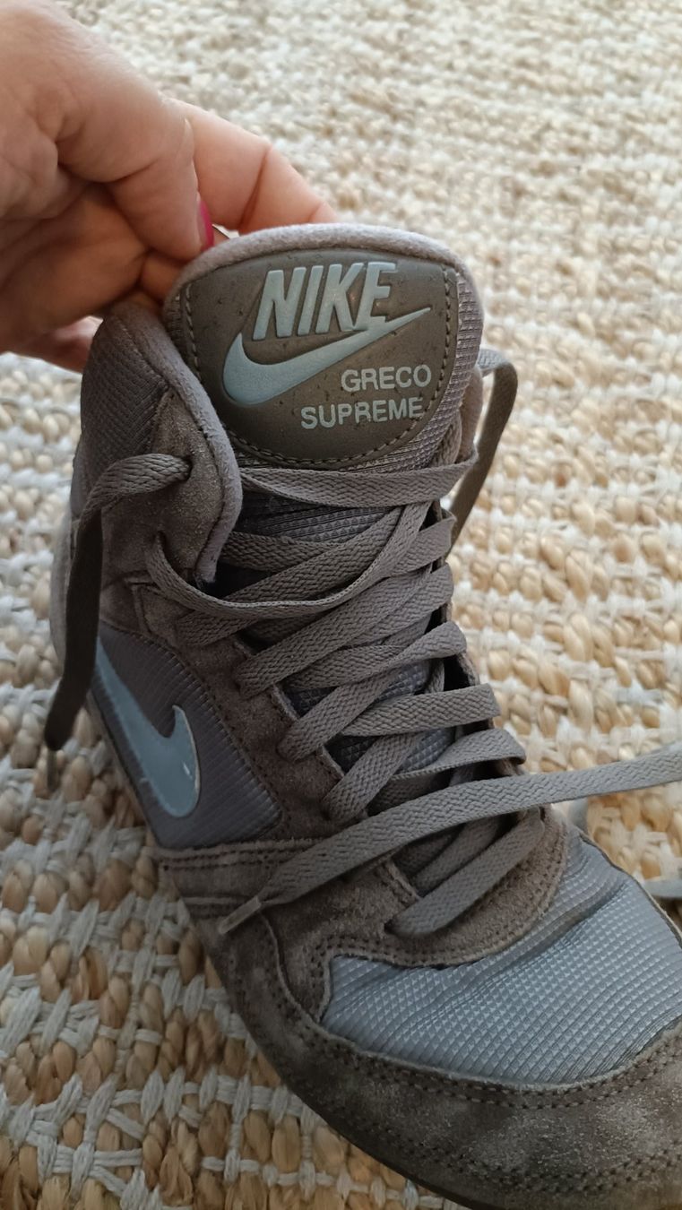 Chaussures femmes: Nike Greco Supreme EUR 38.5 - gebraucht – D'occasion à Dübendorf par Me_sa