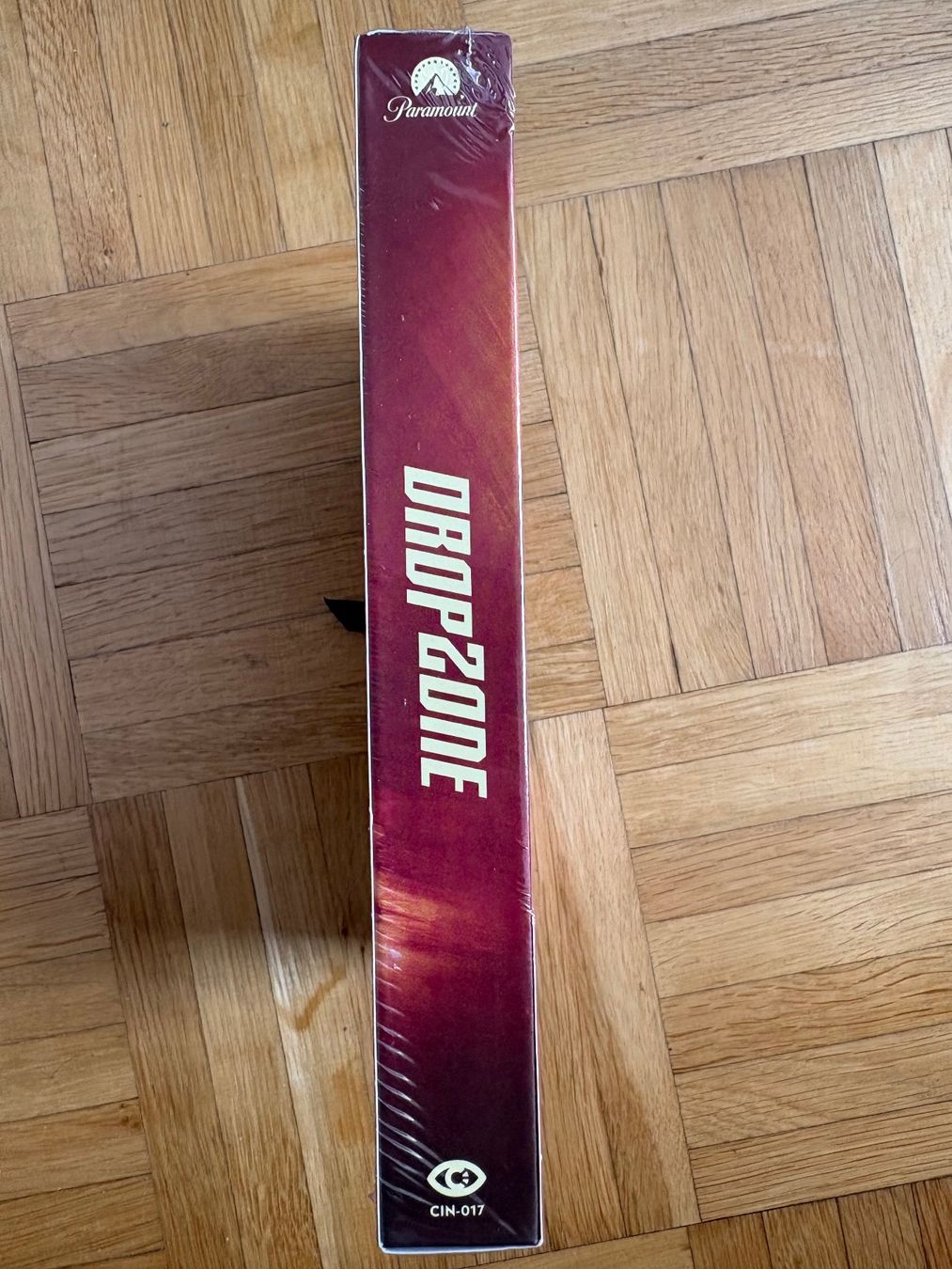 Tutti i DVDs: Drop Zone - Cinématographe - Mediabook - 4K UHD + Blu-ray – Usato da Zürich venduto da Malcom 4