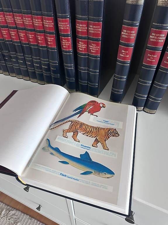 Bücher: Bertelsmann Lexikothek - Komplettsammlung mitPhonobox  – Gebraucht aus Untereggen von donttradeonme
