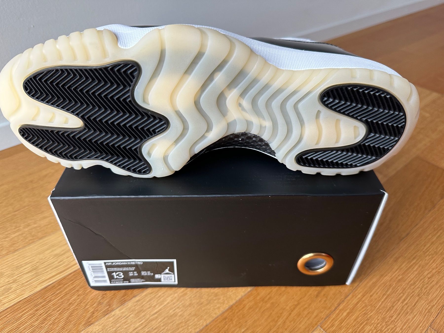 Jordan Scarpe da uomo: Air Jordan 11 Gratitude – Nuovo e nell'imballaggio originale da Luzern venduto da Luxury82 5