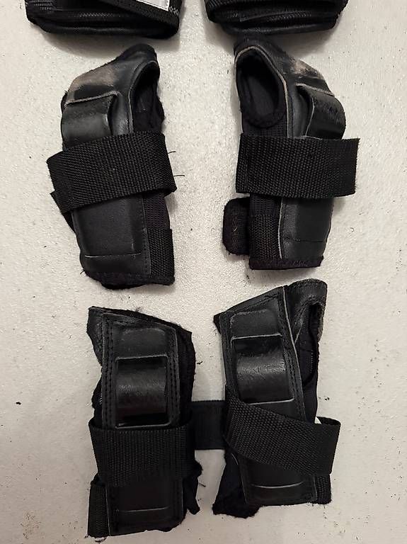 Protections: Inline Skate Schoner – D'occasion à Elgg par bi_88 3