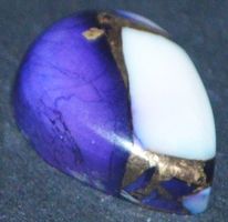 Cabochon L-2672 – Lila Kupfer Türkis Birnenform ca.14x10 mm