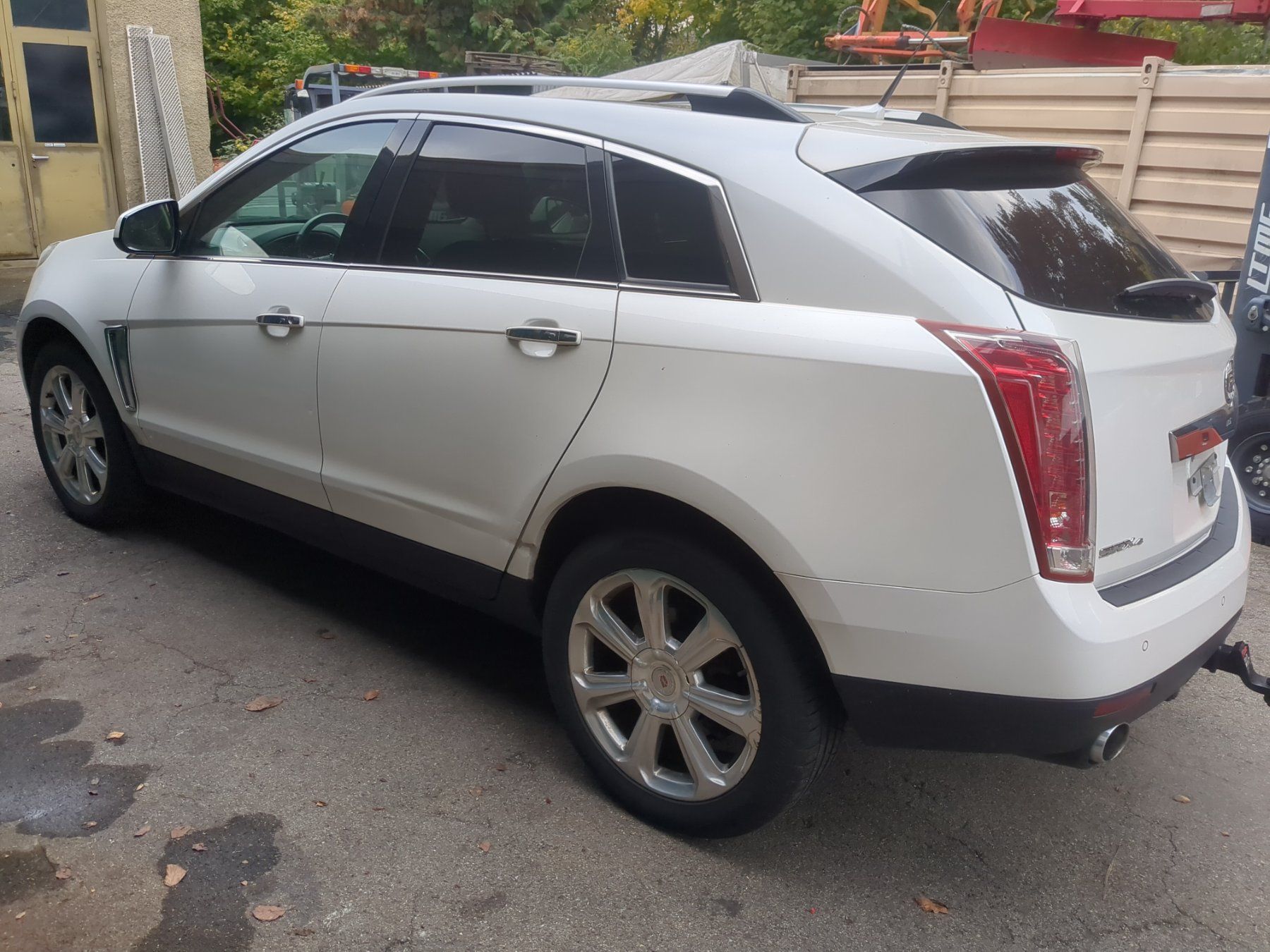 Cadillac Automobili: Cadillac SRX 3.6 V6 – Usato da Wallenwil venduto da Hindu82 2