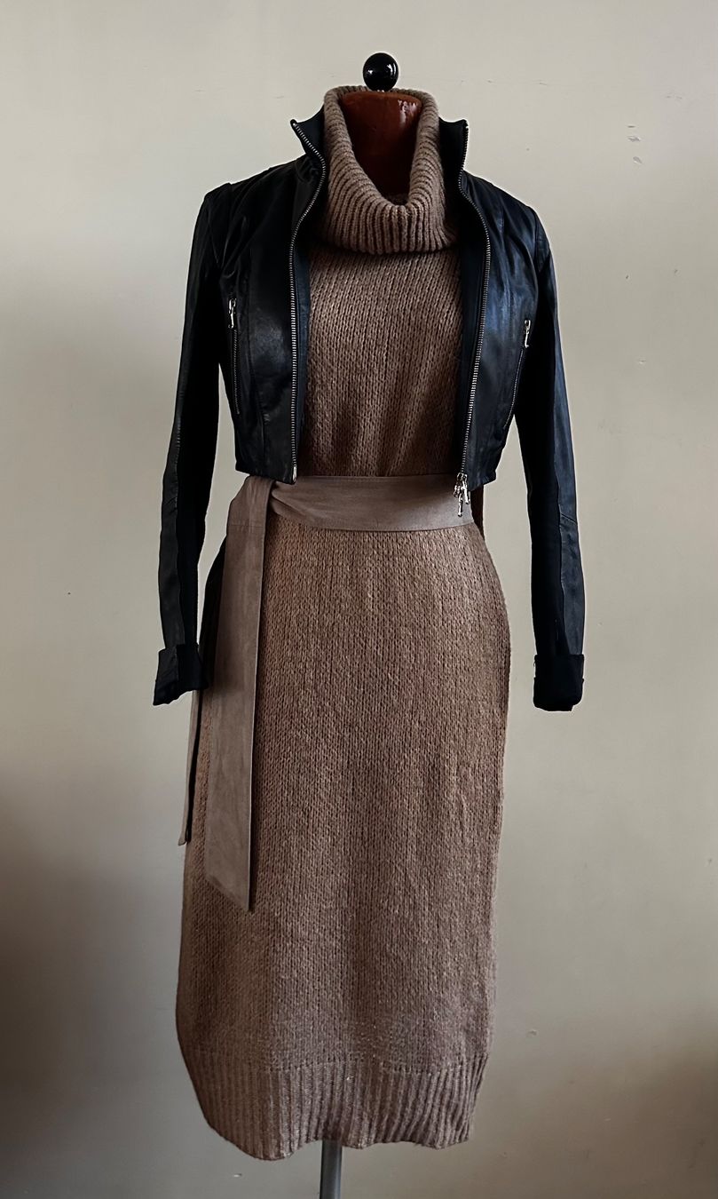 Kleider: Chastar Stickkleid S-L – Gebraucht aus Ipsach von Lary_Sommer