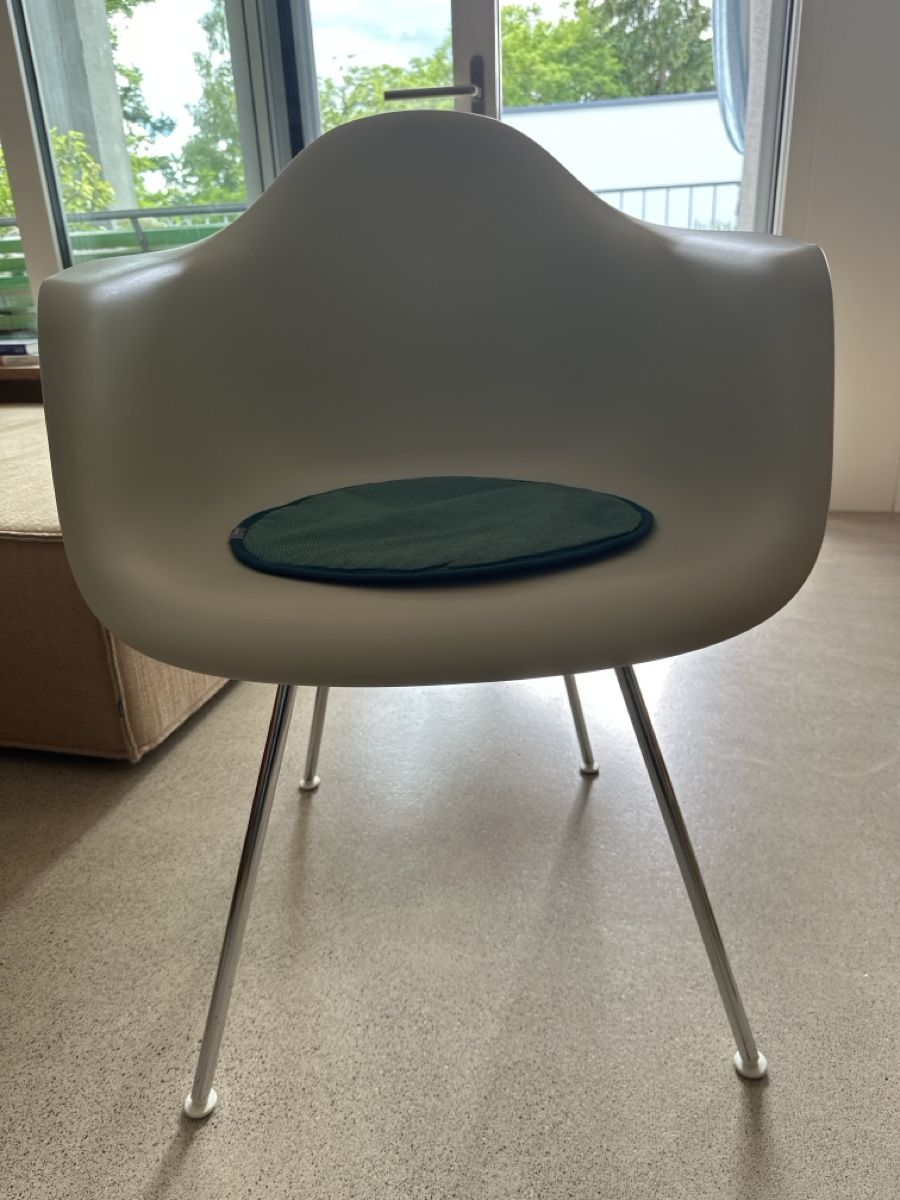 Vitra Sedie: 2x Eames plastic armchair DAX in Kieselgrau – Usato da Biberstein venduto da Anka01 1