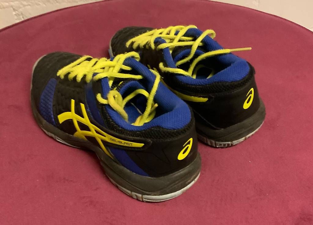 Scarpe per ragazzi: Kinder Tennisschuhe Asics Gr. 34.5 – Usato da Bremgarten bei Bern venduto da Jow_682r 1
