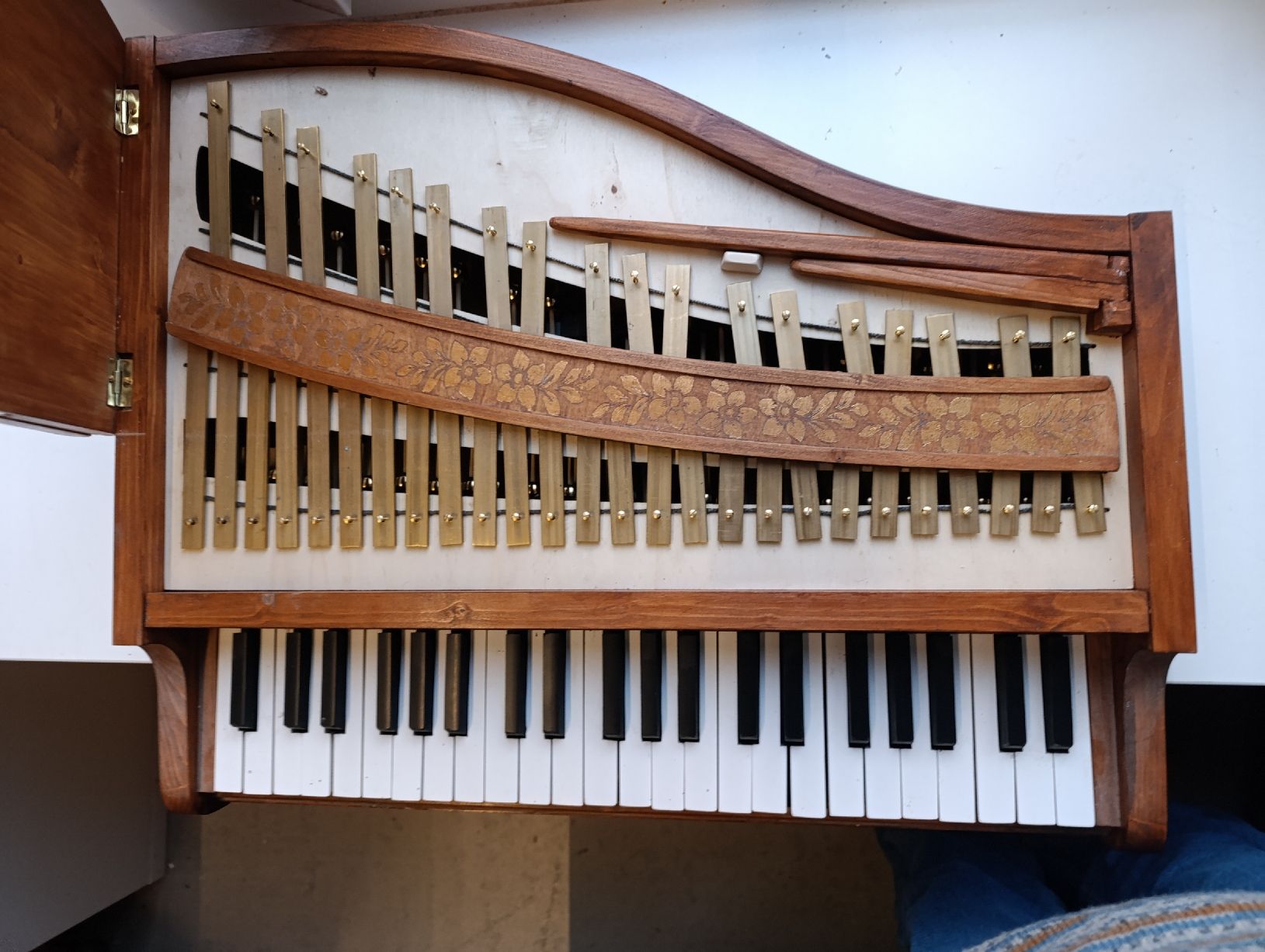 Musikinstrumente: Tastenglockenspiel mit Messing Klangplatten – Gebraucht aus Herisau von kjs_lcs6 1