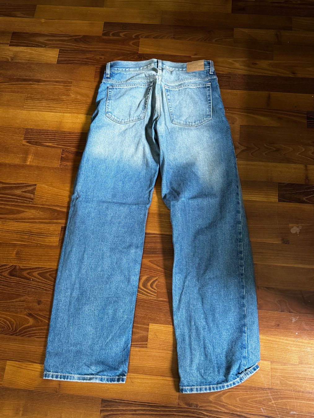 Weekday Pantaloni: Weekday Sphere 27/34 – Nuovo (secondo la descrizione) da Rüschlikon venduto da norber44