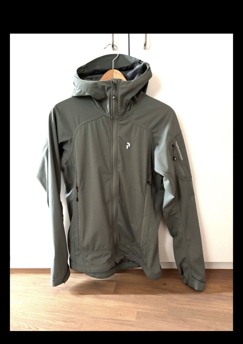 Peak Performance Jacken: Peak Performance Damen Shelljacke, Grösse M – Gebraucht aus Zürich von stollk01