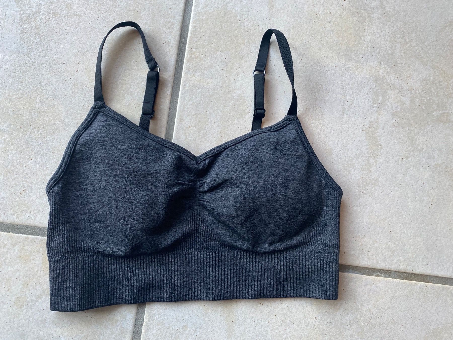 H&M Camicette, T-shirt & Top: Top 164 H&M mit Trägerli – Usato da Orpund venduto da Mary8972 1