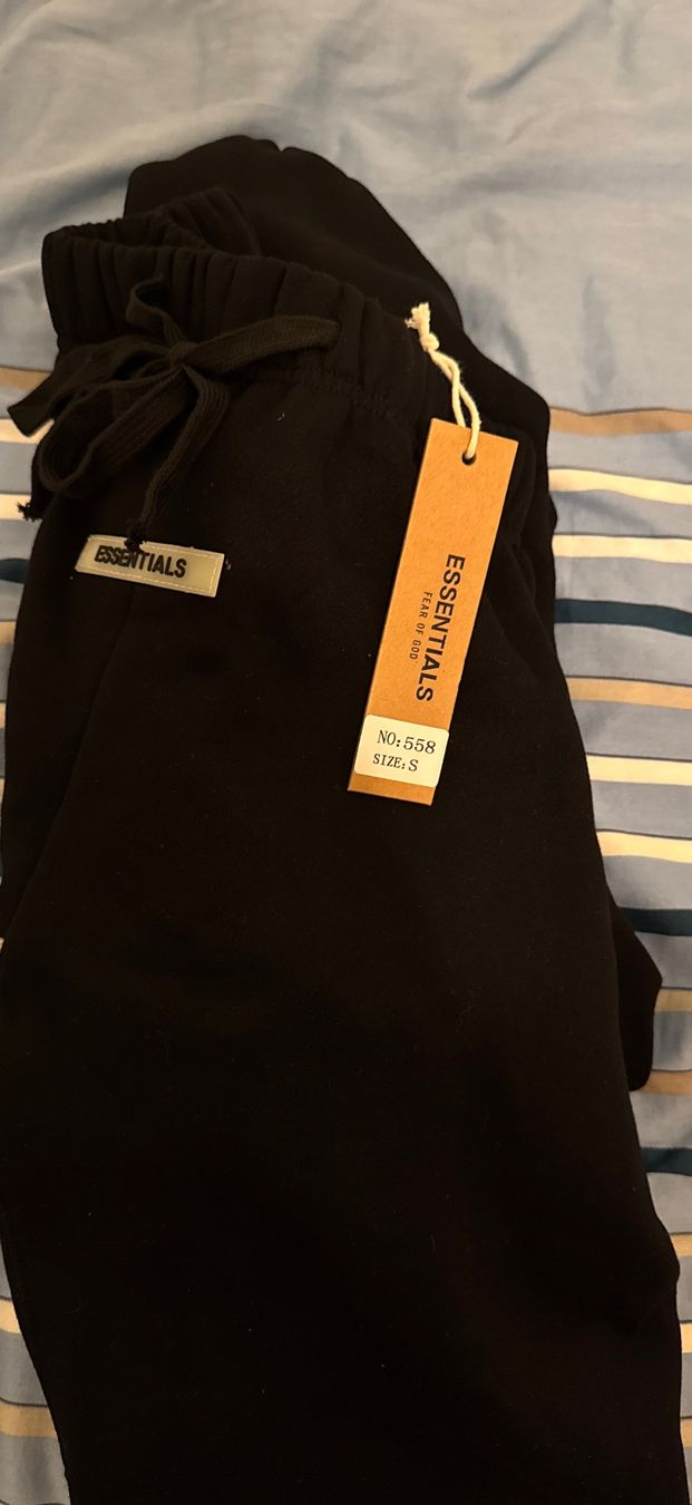 Hometrainer: Essential Trainerhose Grösse S Neu – Neu und originalverpackt aus Baar von pjmaradona