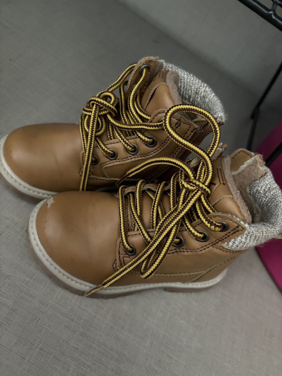 Chaussures hommes: Kinderschuhe – D'occasion à volketswil par Sisi521 1