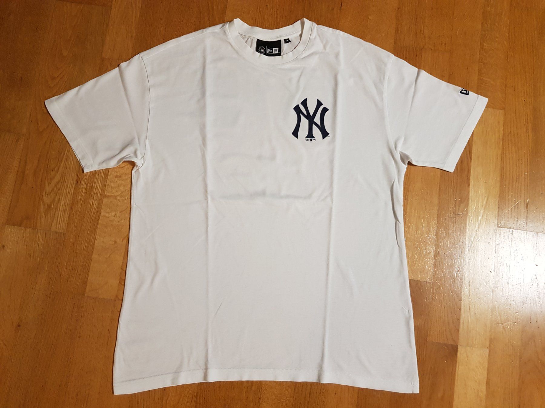 New Era T-shirt: T-Shirt Gr. S weiss NEW ERA – Usato da Uster venduto da bri_tb66