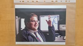 Jonah Hill, Original Autogramm auf Grossfoto in Farbe
