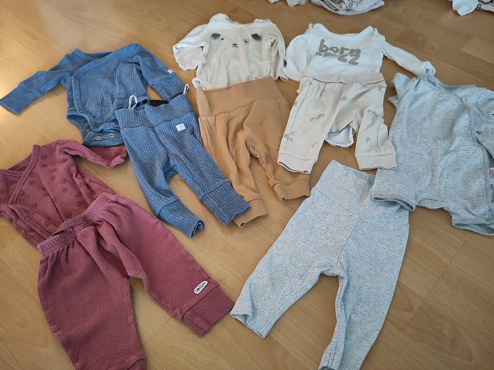 Lotti & Set di vestiti: Verschiedene Sets Body + Hose Gr. 50/56 – Usato da Uznach venduto da Claudi1186 3