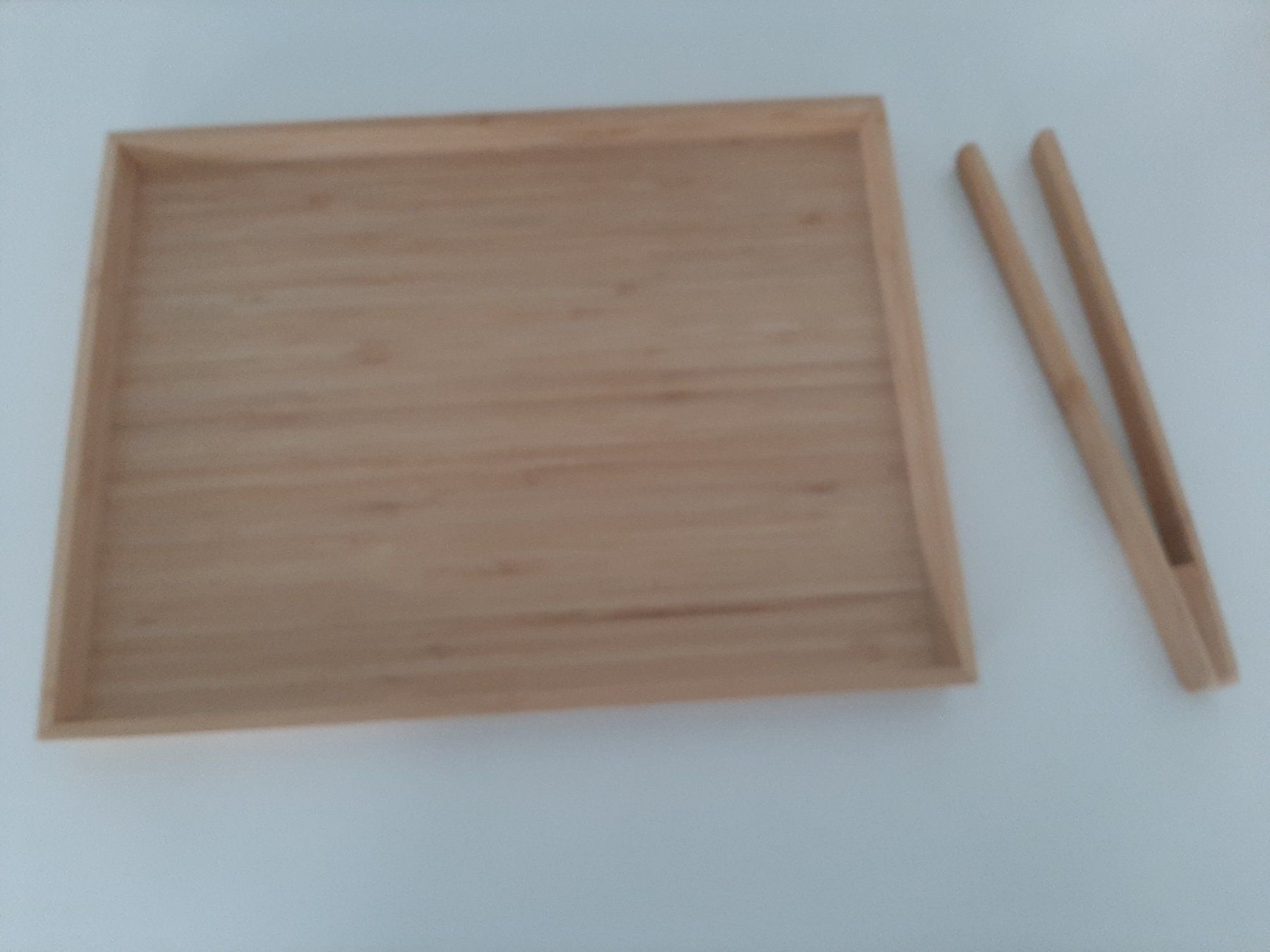 Ikea Tutte le decorazioni: IKEA OSTBIT Tablett 25x33 cm & Vorlegezange – Usato da Aarburg venduto da NDK