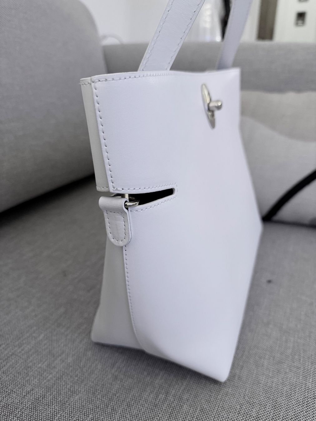 Borse da donna: Weisse Ledertasche – Nuovo (secondo la descrizione) da Genève venduto da mar_g5r2 1