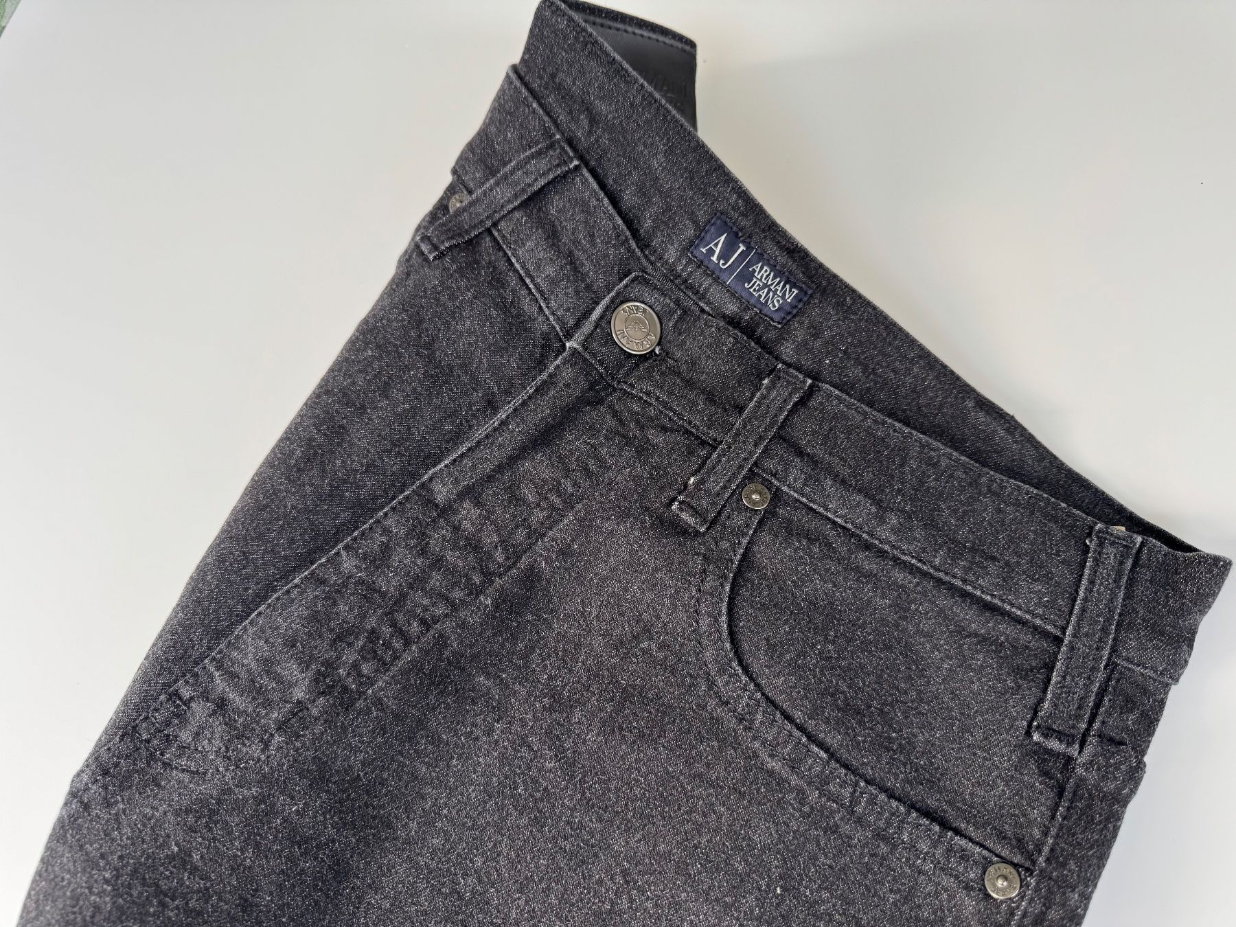 Armani Jeans: Armani Jeans, Herren, Grösse 31, schwarz – Nuovo (secondo la descrizione) da Luzern venduto da Cabriolet 5