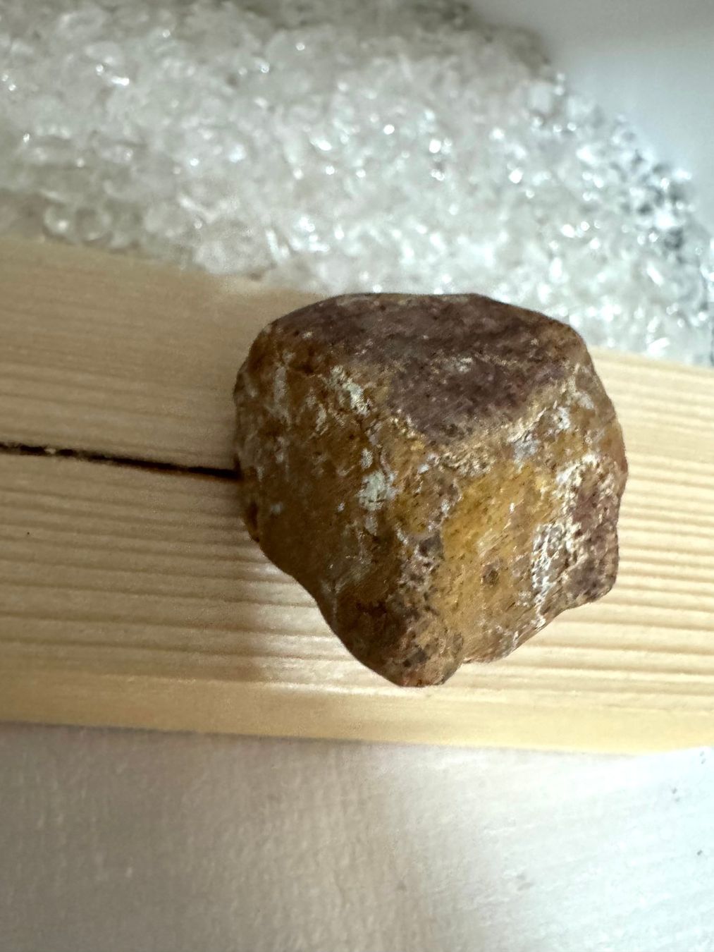 Minerali & Pietre curative: Karneol roh – Usato da Biberist venduto da Steine 1