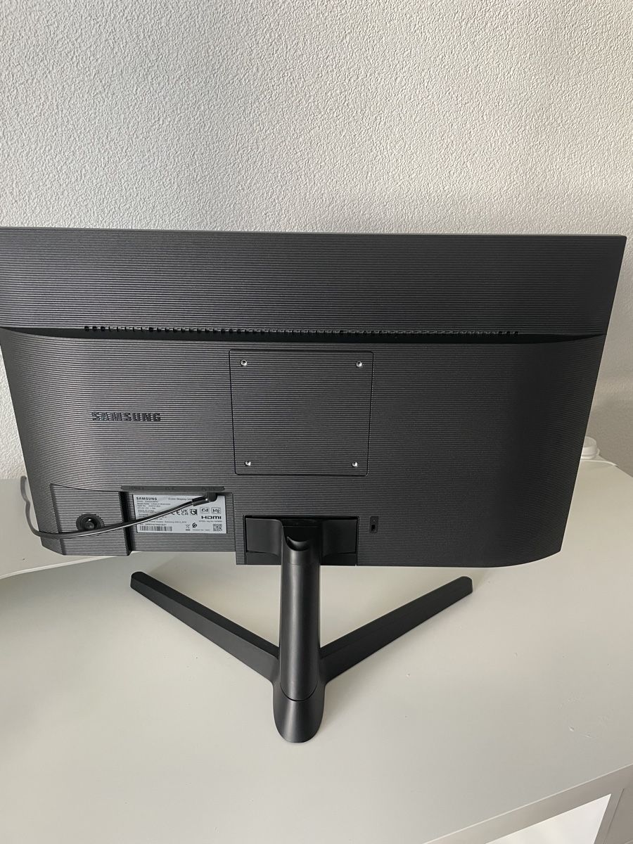 Monitor: Monitor Samsung 24 inches  – Usato da Bonstetten venduto da gam_2yd7 1