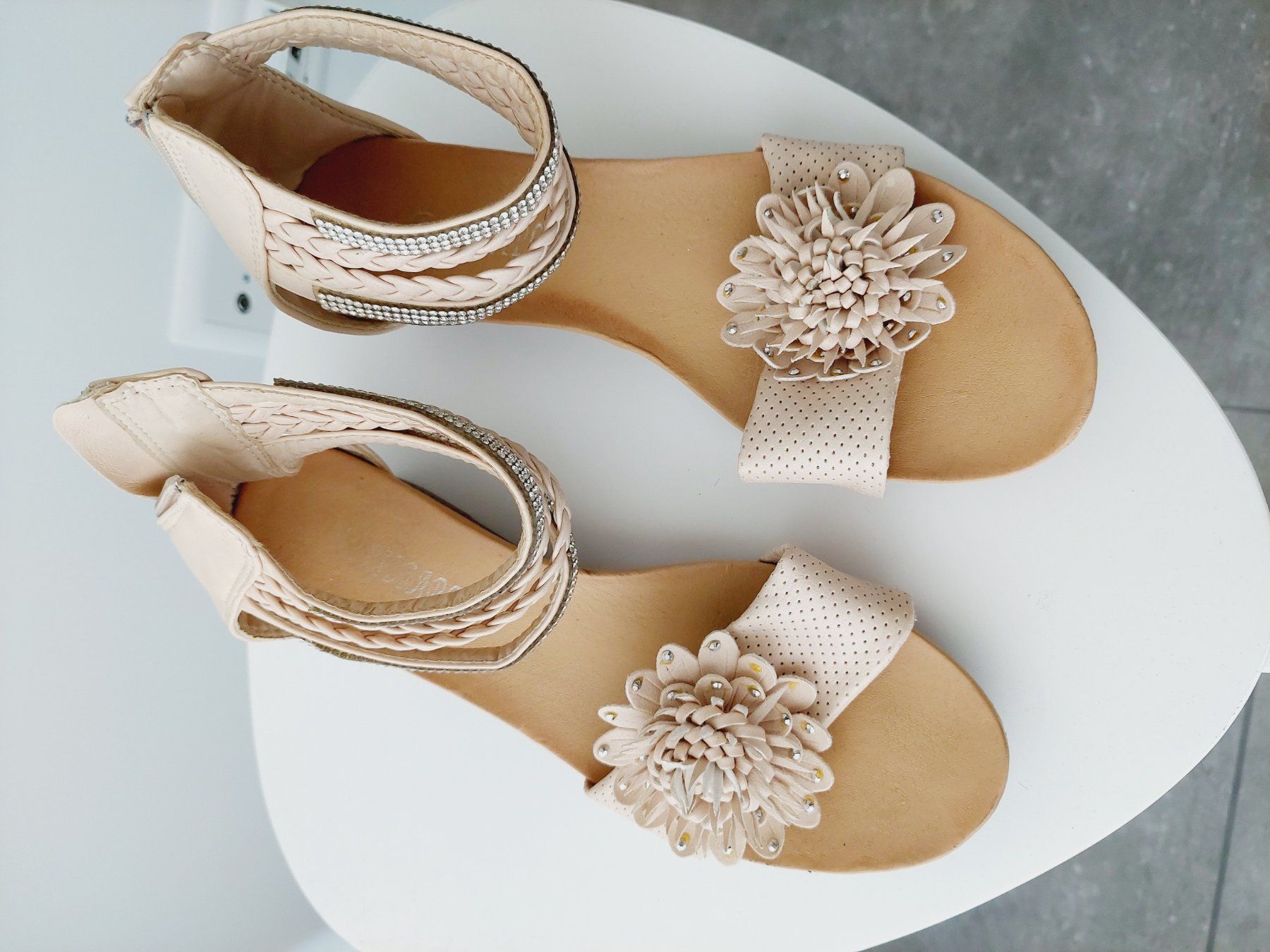 Scarpe da donna: Sandali aperti – Usato da Bellinzona venduto da Lorenna 1