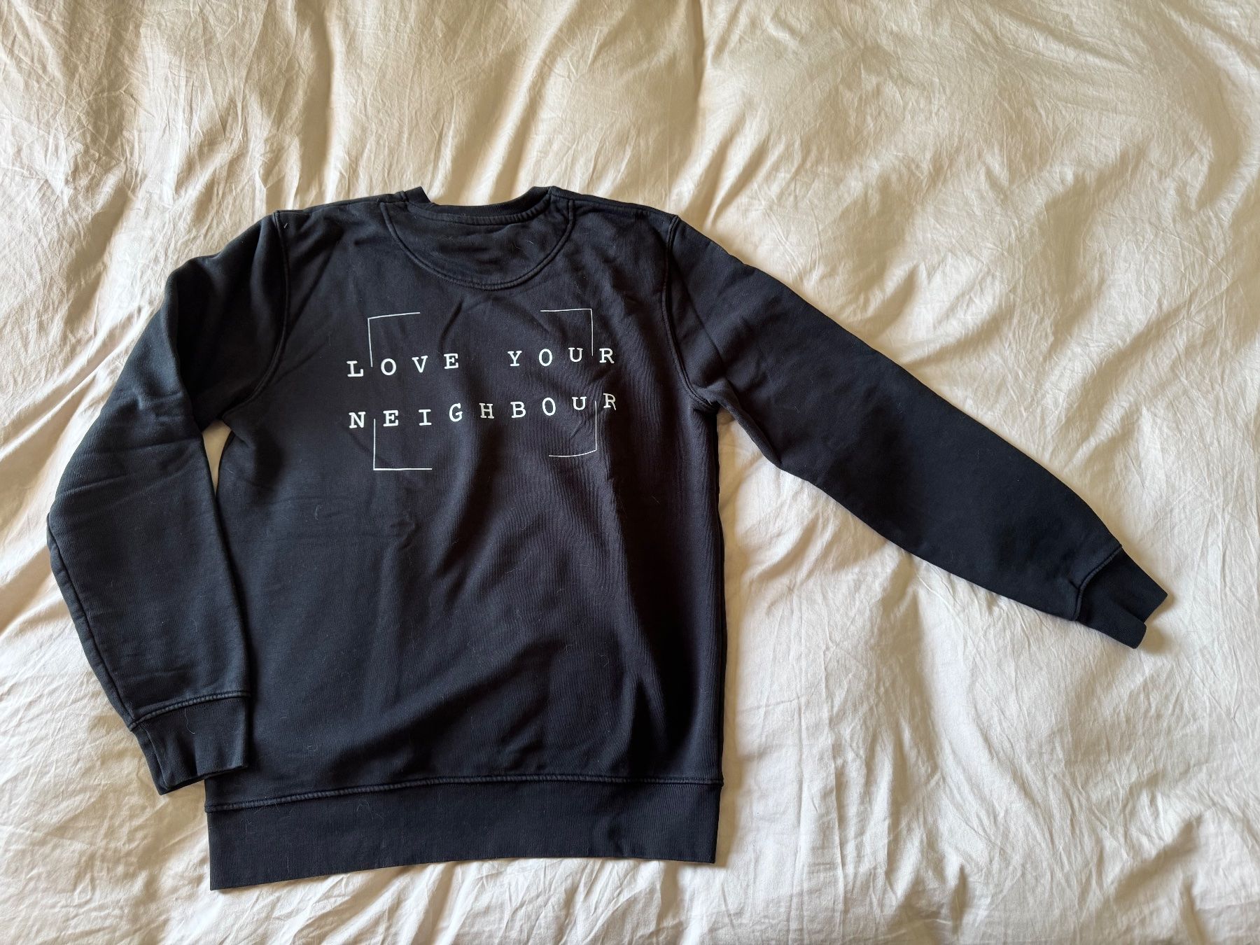 Maglioni & Felpe: Schwarzer Pullover "Love your Neighbour" Gr. M – Nuovo (secondo la descrizione) da St. Gallen venduto da nikolasbong