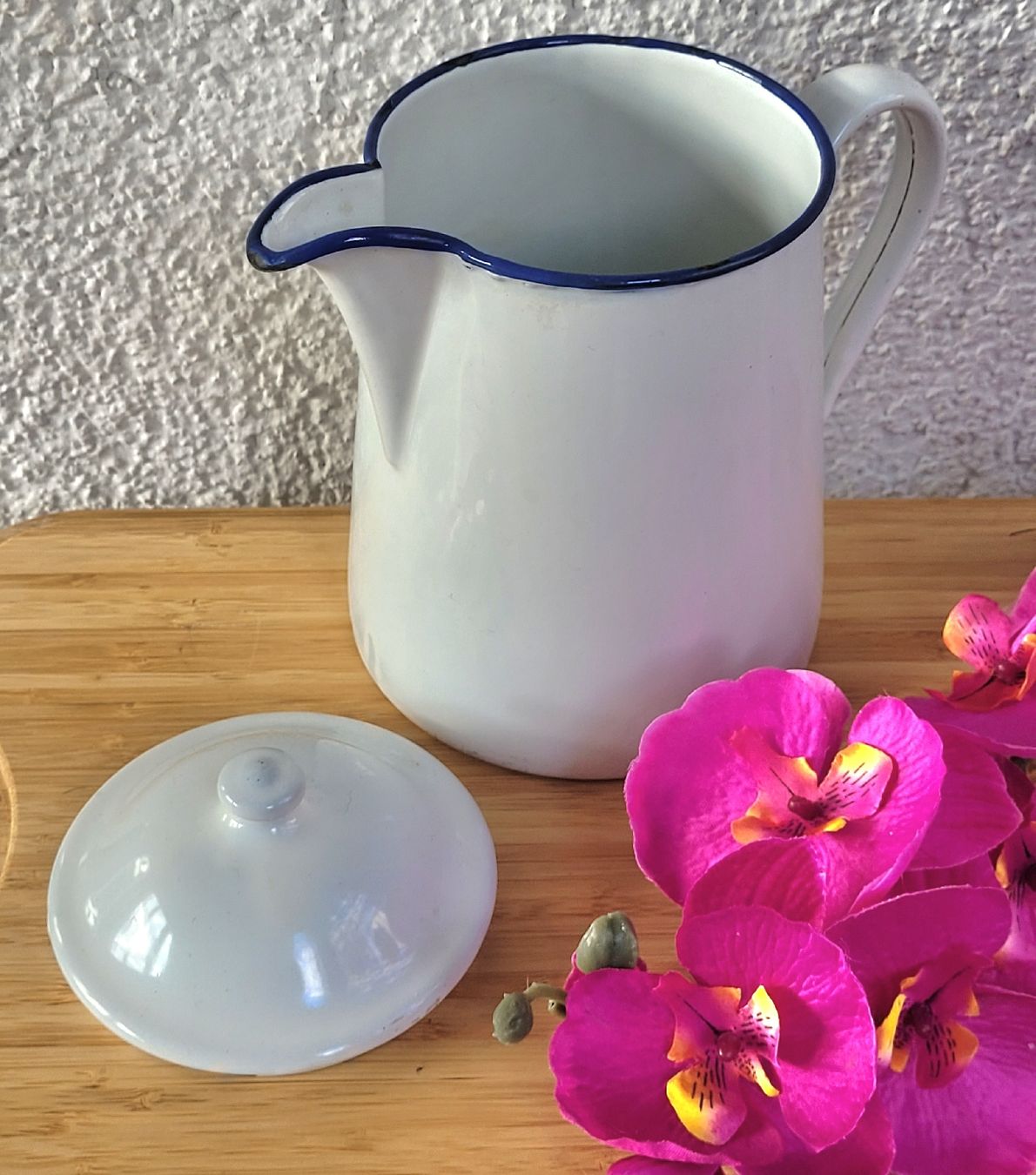 Toutes les décorations: Antiker Krug Emaille 2 Liter  – D'occasion à Buttikon SZ par Renco