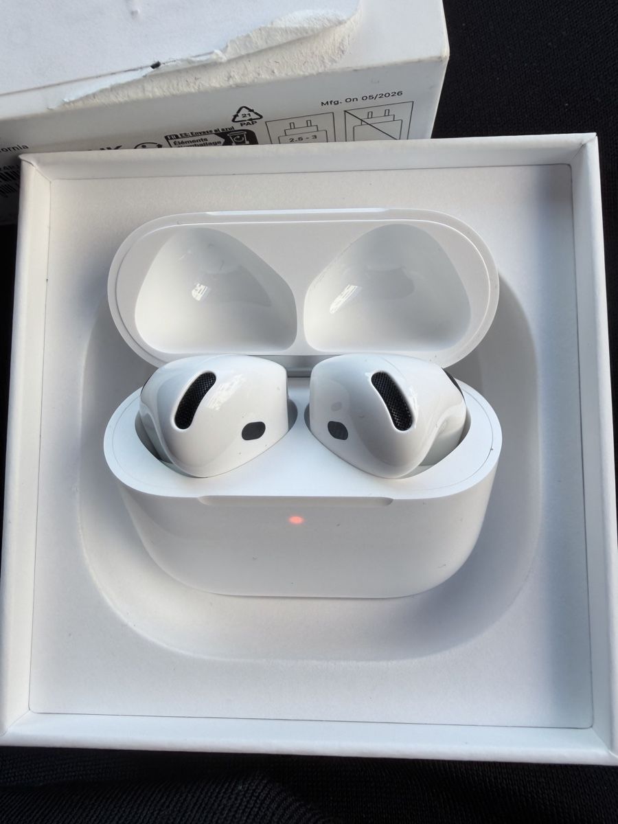 Apple Cuffie: Air Pods gen4 Neu  – Nuovo e nell'imballaggio originale da Triengen venduto da Fighterheart71