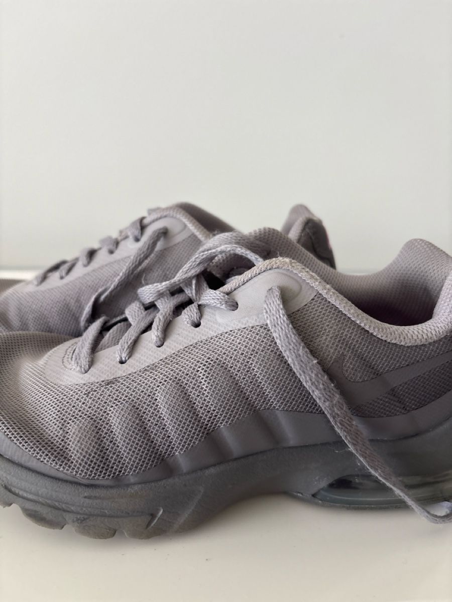 Nike Chaussures garçon: Nike Schuhe  – D'occasion à Salenstein par sehrgut 2