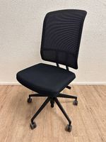 Vitra Meda Slim Bürodrehstuhl in Schwarz