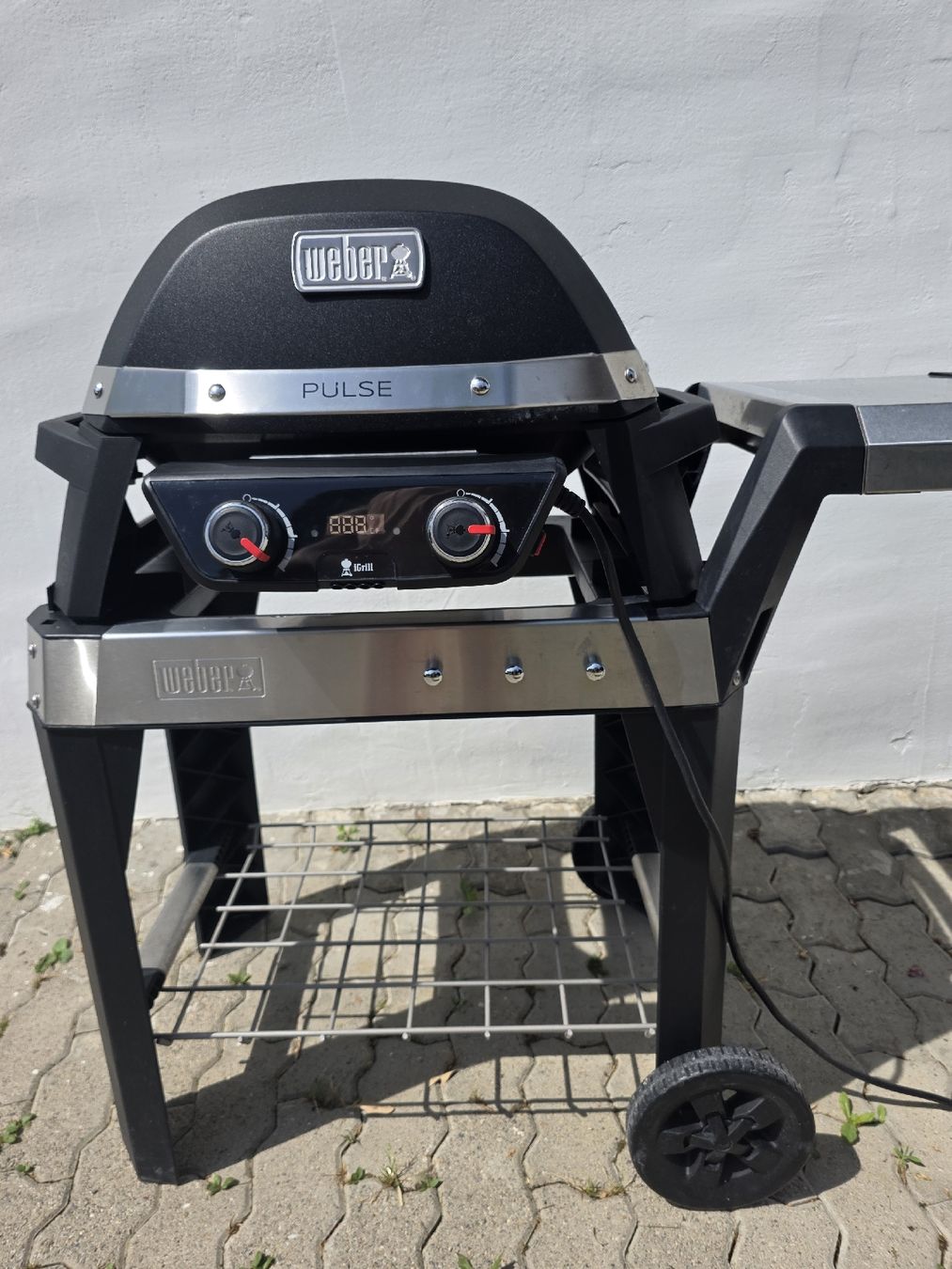 Griglie: Weber Elektrogrill Pulse 2000W mit Rollwagen – Usato da Uster venduto da Cruleye