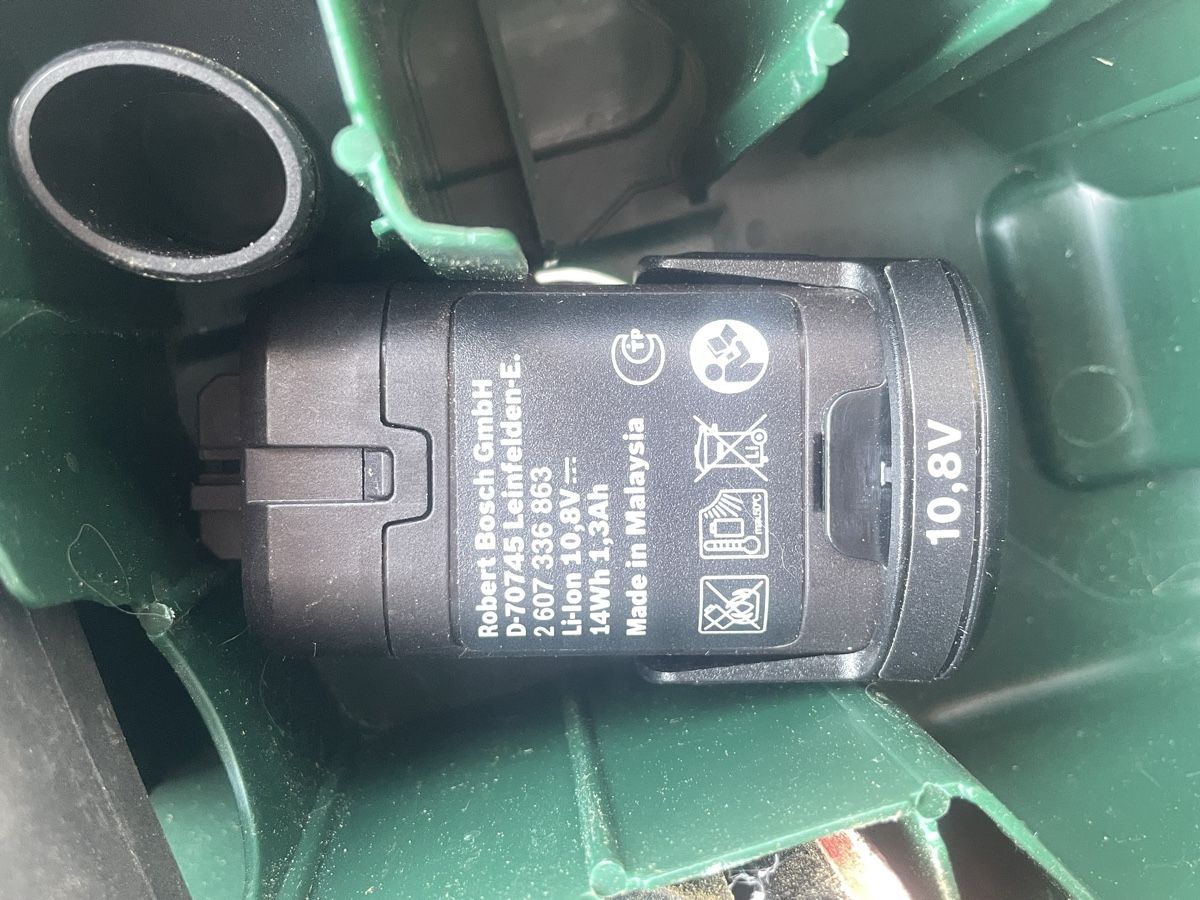 Bosch Schleifen & Polieren: BOSCH PSM 10.8 LI Exenterschleifer mit Koffer – Gebraucht aus Matten(St.Stephan) von hjkl000 2