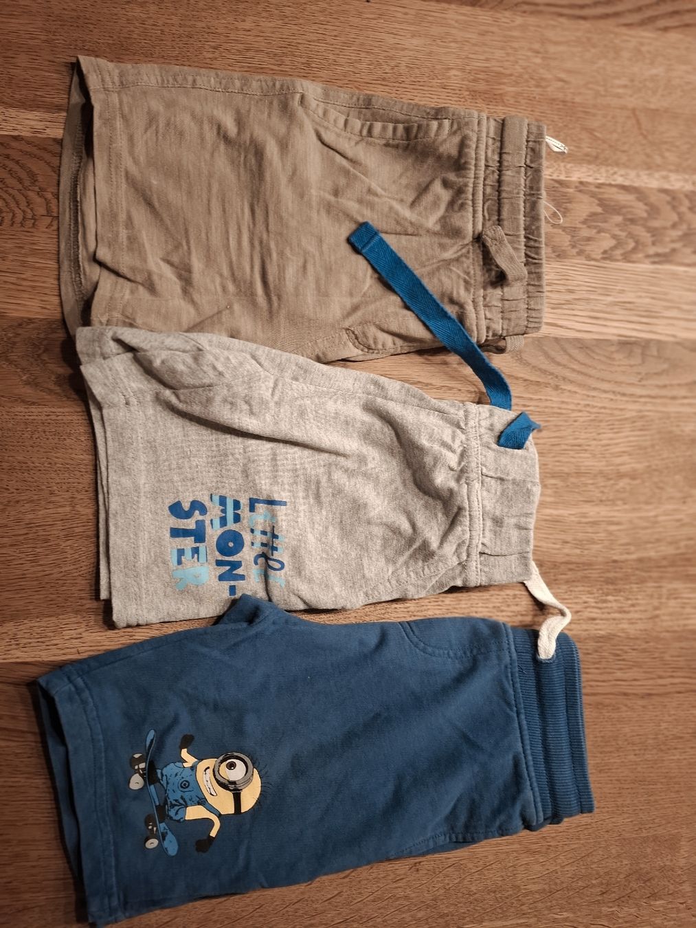 Lotti & Set di vestiti: Kinder verschiedene Kleidung Grösse 92-98 – Usato da Kriessern venduto da lav_z6jb 6