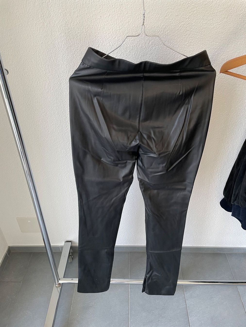 Zara Pantaloni: Zara Lederhosen – Usato da Dielsdorf venduto da Anthony111 1