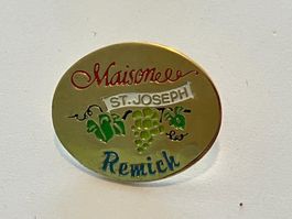 1 Pin Maison St. Joseph Remick