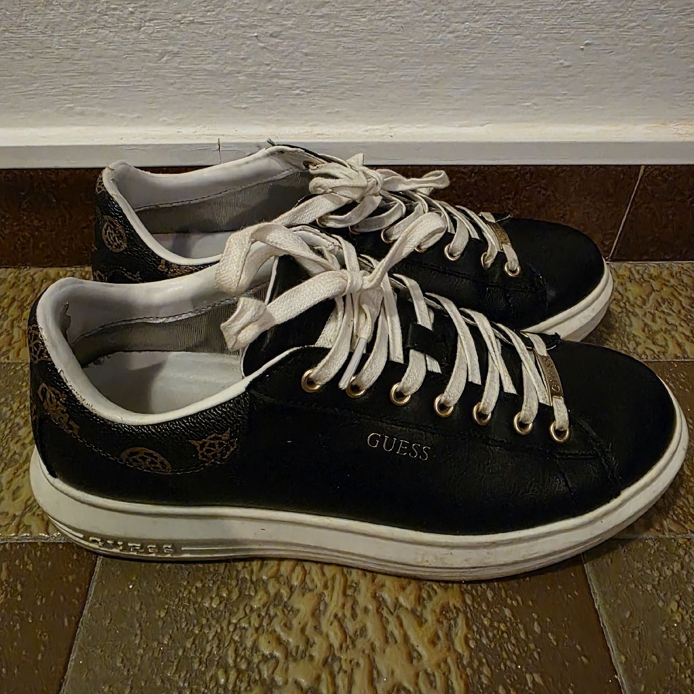 Guess Damenschuhe: Sneakers Guess, 39 – Gebraucht aus Rancate von sarah357 3