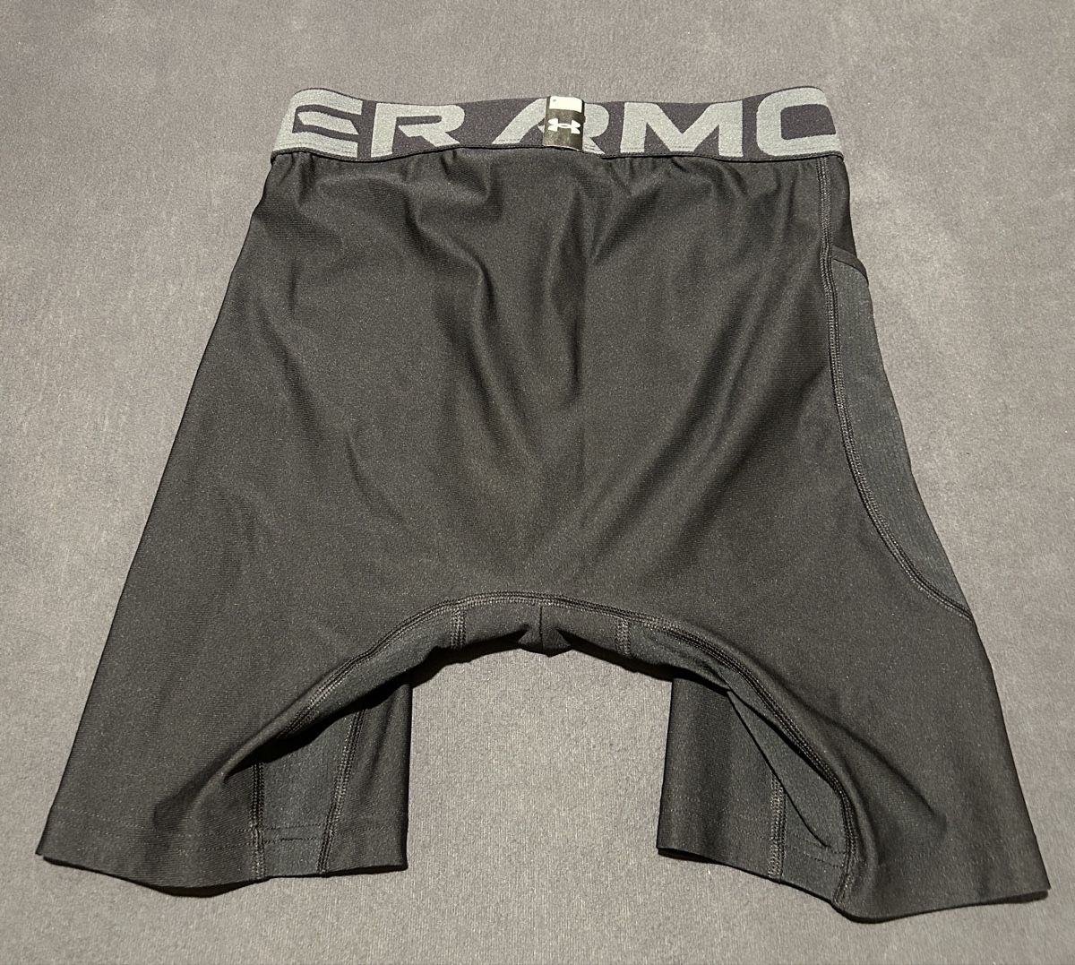 Lotti di vestiti: Under Armour Set Grösse S/M – Usato da Allschwil venduto da Rae118 4