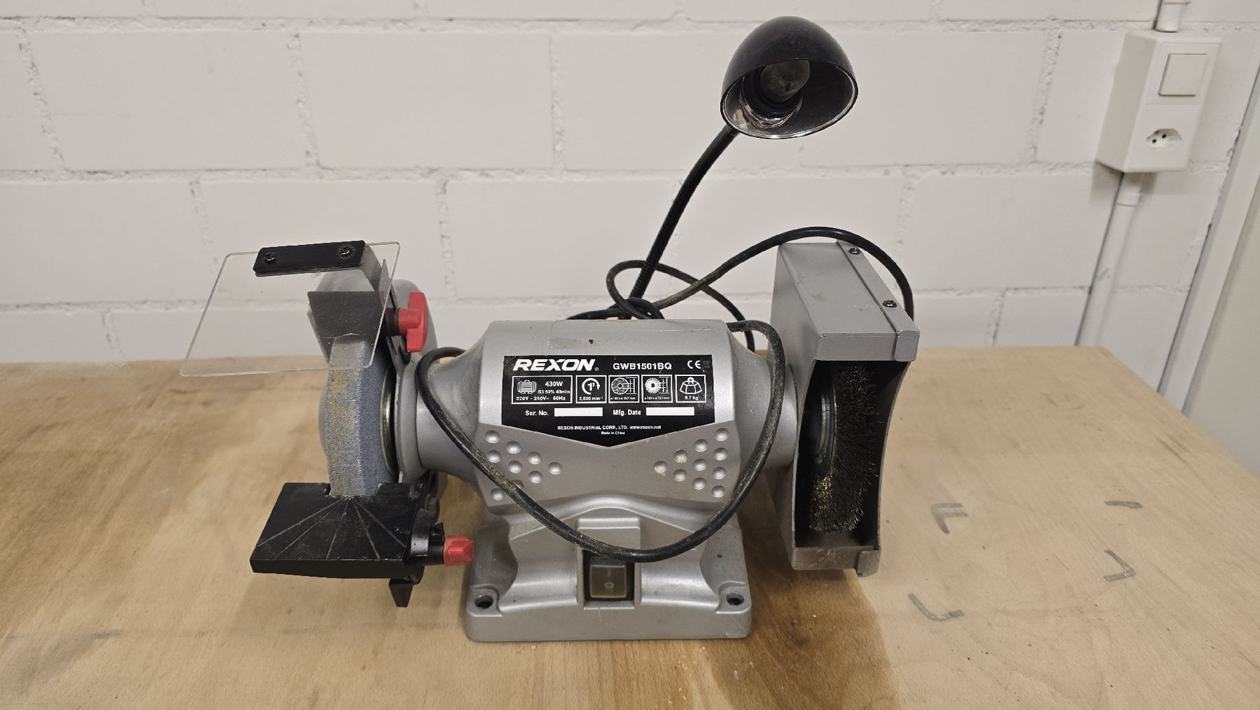 Smerigliatrici & Lucidatrici: REXON GWB1501BQ Schleifbock mit Lampe – Usato da Neerach venduto da NathiR 2