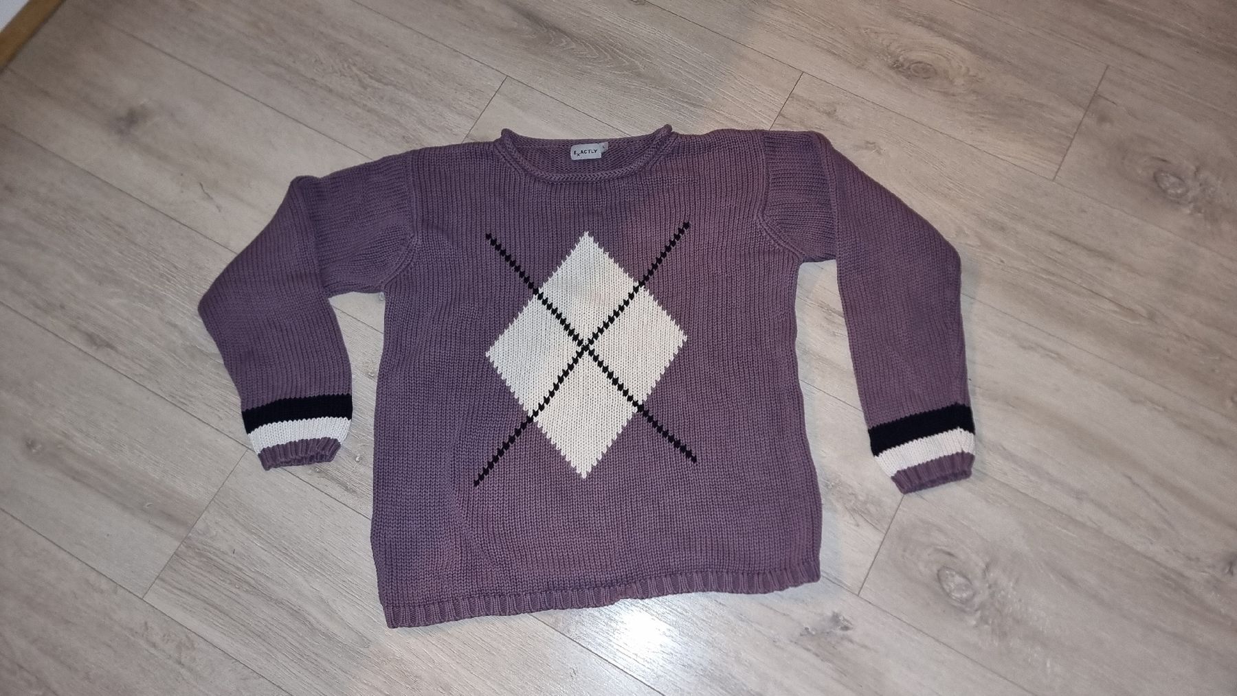 Maglioni & Felpe: Wunderschöner Strickpullover Lila mit Muster, Grösse L – Usato da Wigoltingen venduto da Zuckerfee84