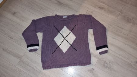 Wunderschöner Strickpullover Lila mit Muster, Grösse L