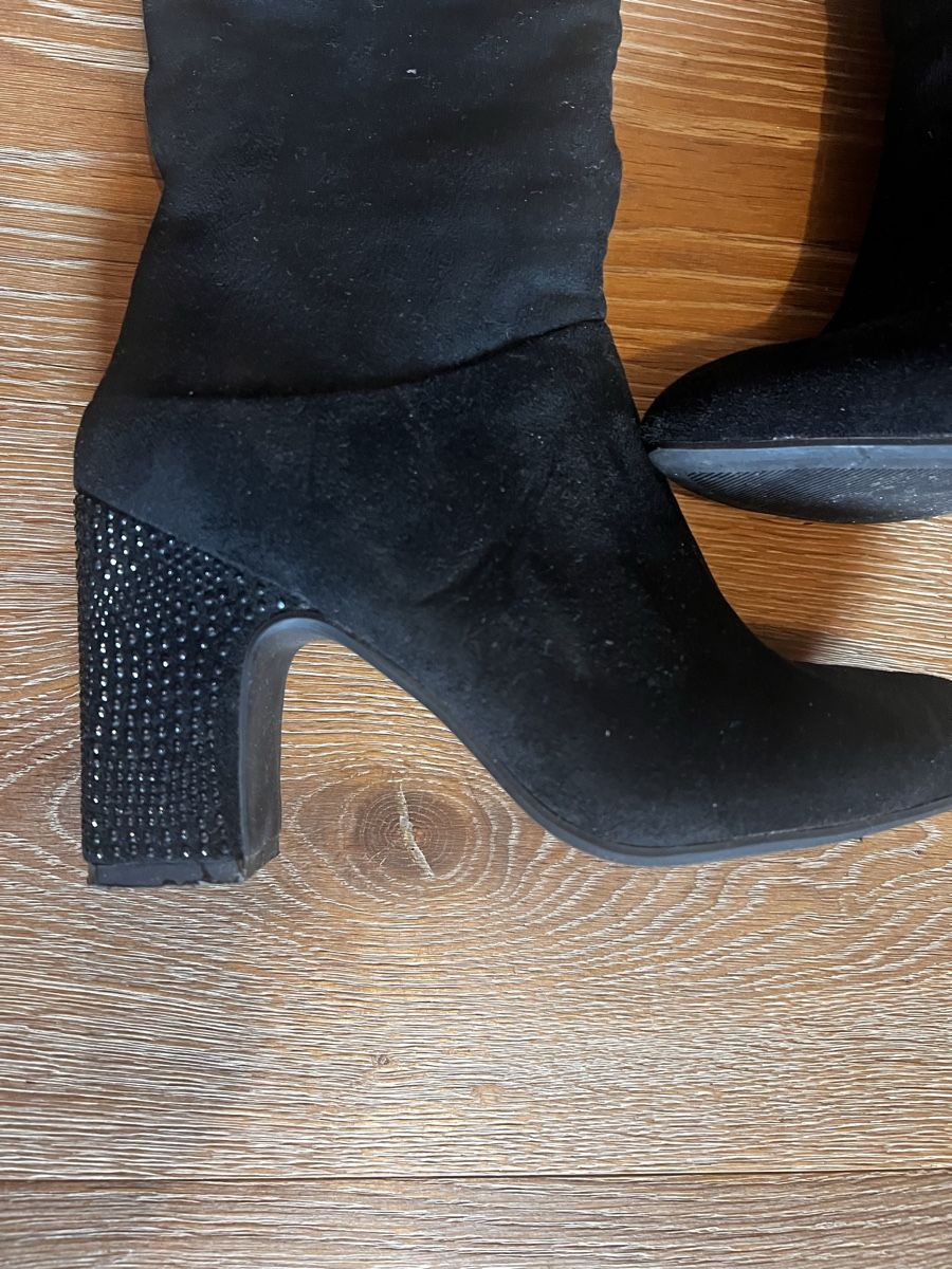 Scarpe da donna: Schwarze Overknee Stiefel Gr. 36 mit Strass Absatz – Usato da Moudon venduto da patricia115 1