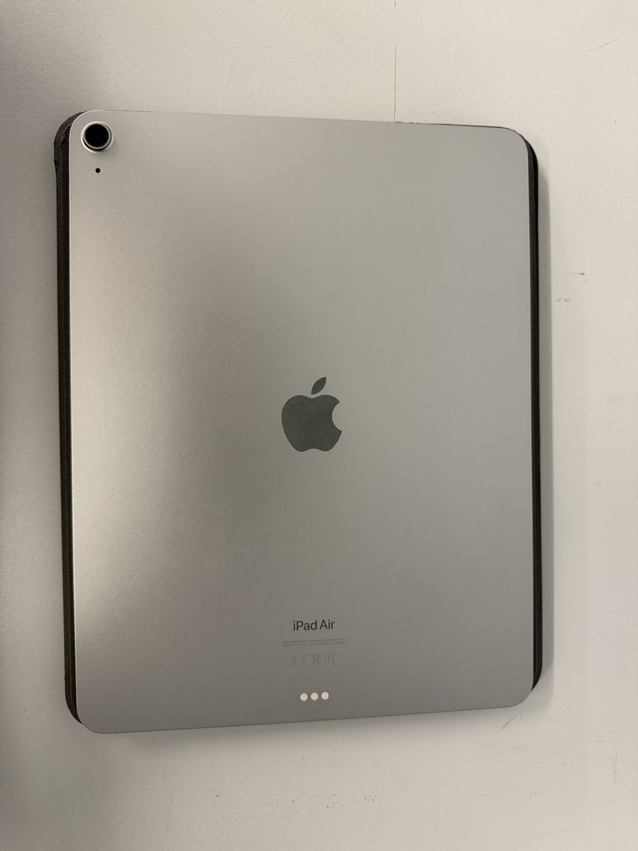Apple Tablet PC: iPad Air 13‘ A2898 – Difettoso da Stetten venduto da Ble22 1