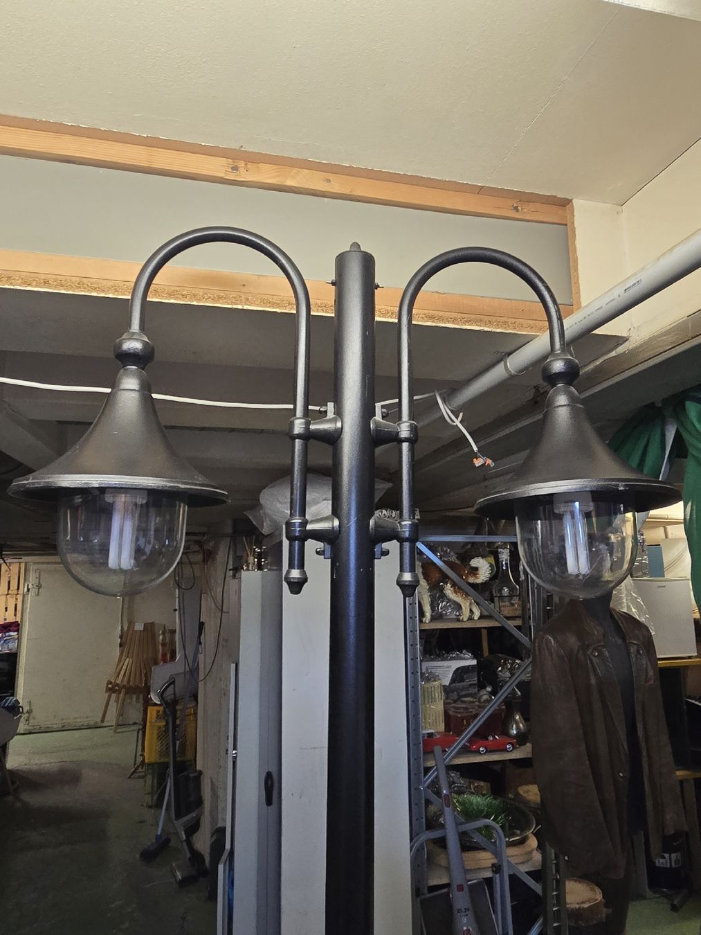 Altro in Decorazioni & Accessori: Stehlampe doppelt schwarz Strassenlaternen 220cm – Usato da Rorschach venduto da TimelessTrading 3