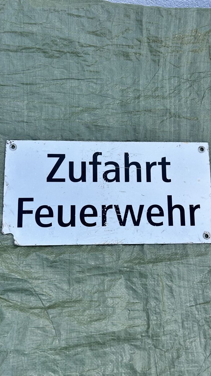 Insegne: Blechschild Zufahrt Feuerwehr – Usato da Basel venduto da Tshabajuju 1