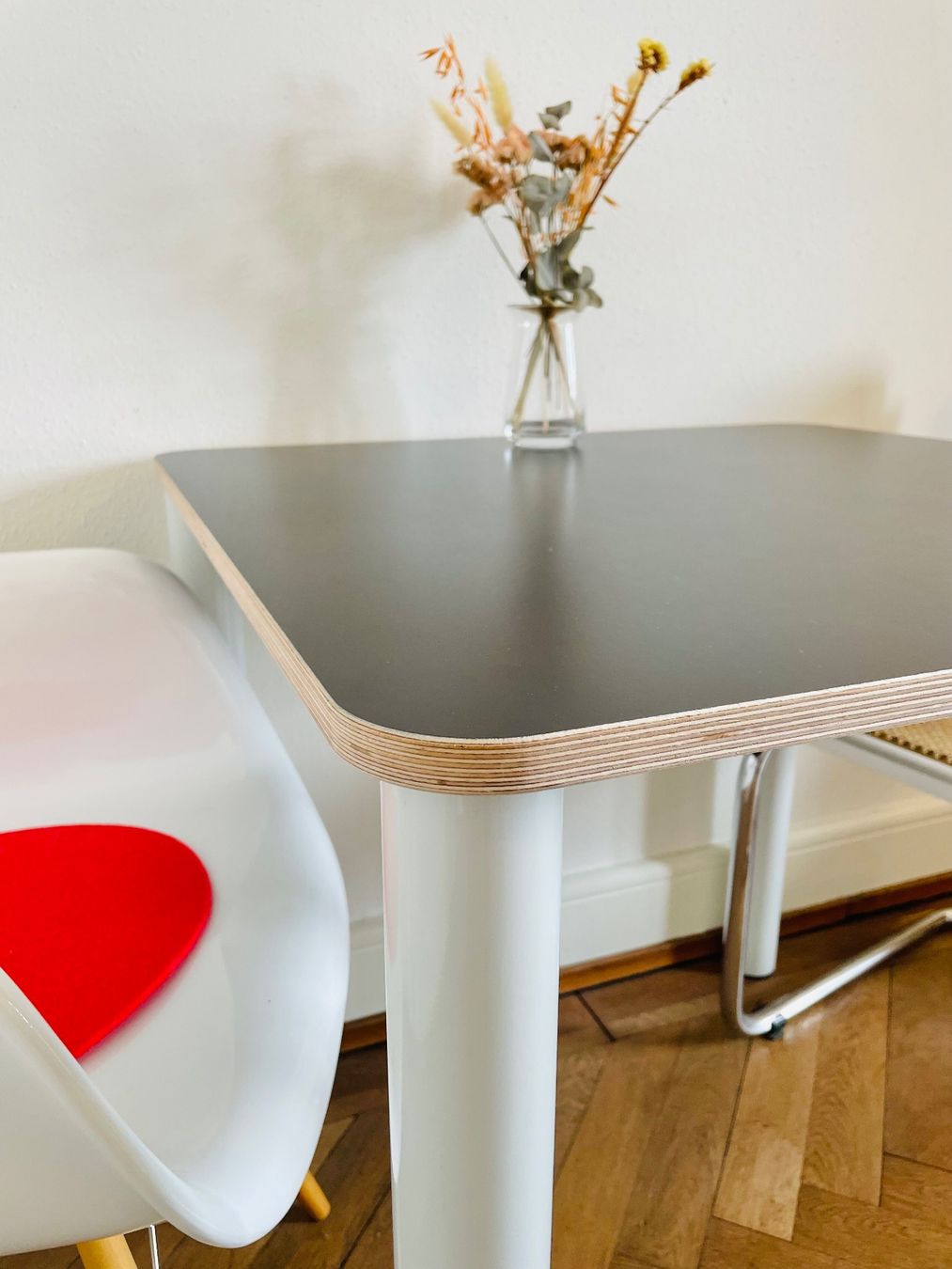 Tavoli: Designer-Tisch. 75 x 75 cm – Nuovo (secondo la descrizione) da Zürich venduto da Design_Studio 4