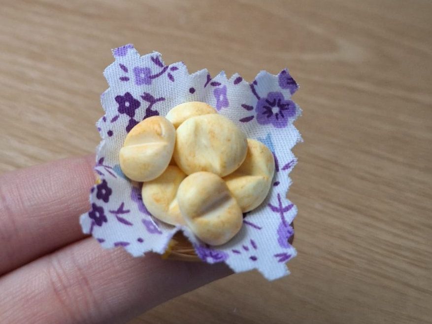 Puppenhäuser & -möbel: Handmade Weggli im Korb – Neu (gemäss Beschreibung) aus Zürich von HandmadeTinyFood 3