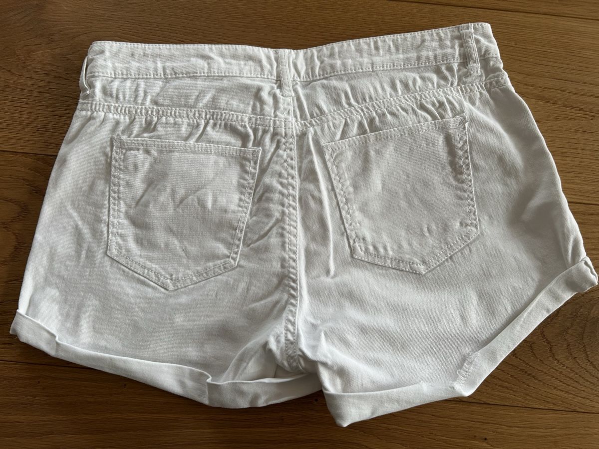 H&M Hosen: H&M Shorts, Weiss, Gr.38 – Gebraucht aus Goldswil von Juli20 2