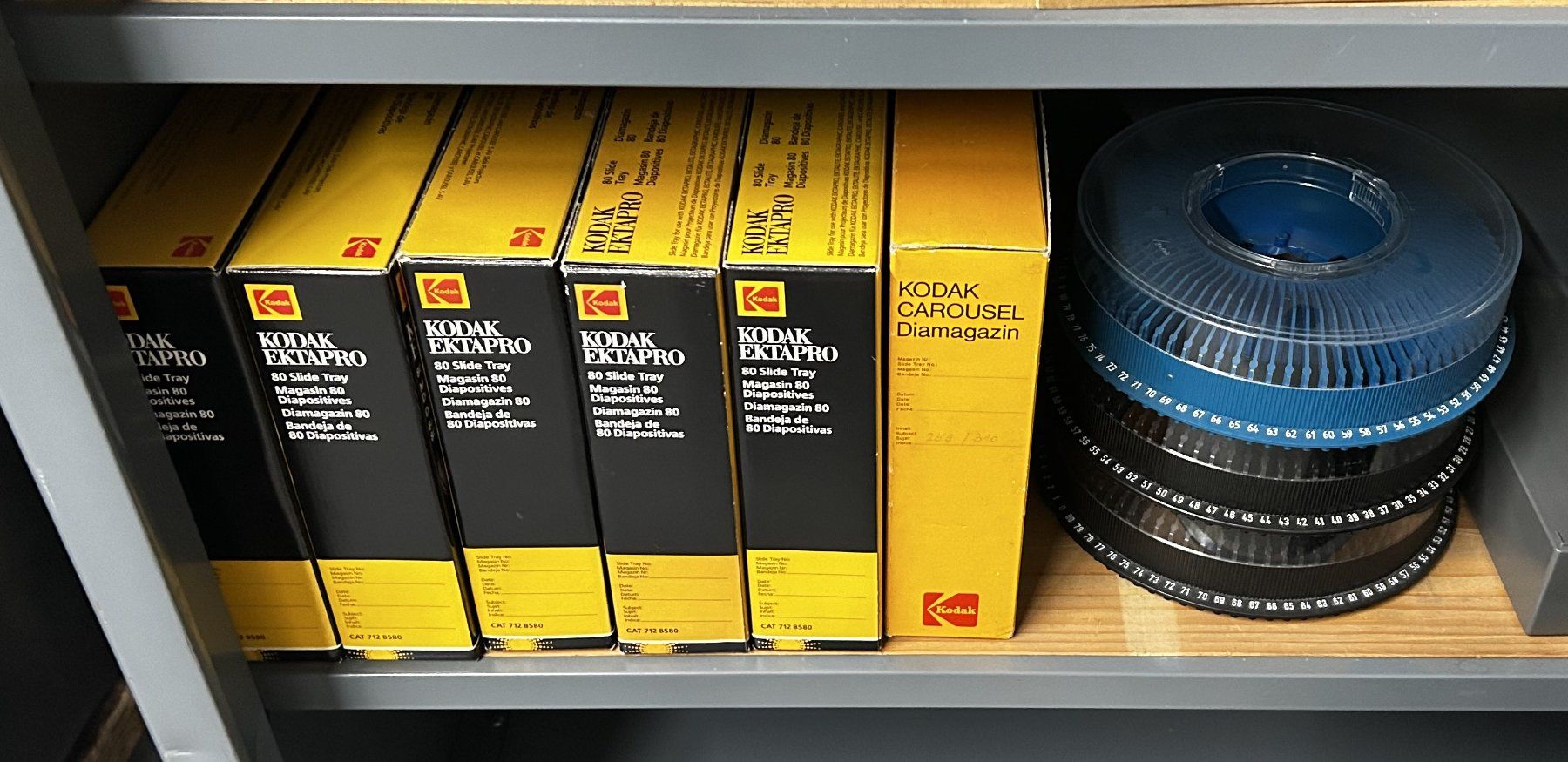Kodak Pellicole: Diaprojektor mit Rundmagazin – Usato da Felben-Wellhausen venduto da Maschinenfabrik_Fe 2
