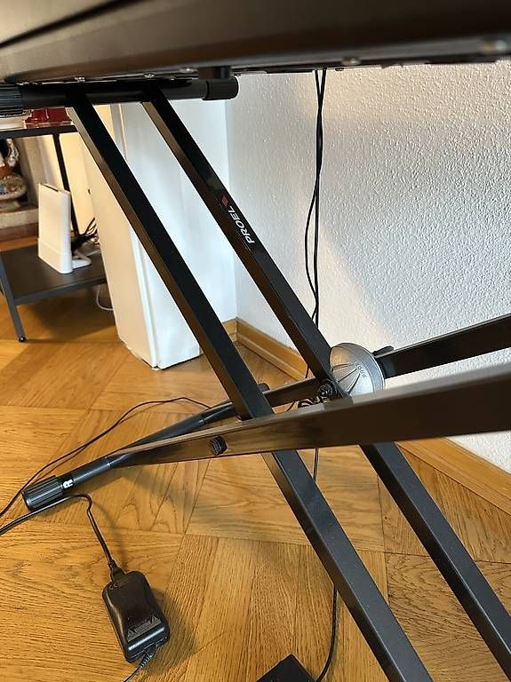 Instruments de musique: Piano numérique Casio CDP-130 + Pied Proel – D'occasion à Genève par lor_8pfl 2